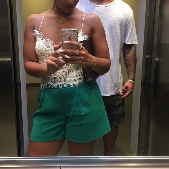 Aritzia Babaton Conan Short - Picture 6 of 7